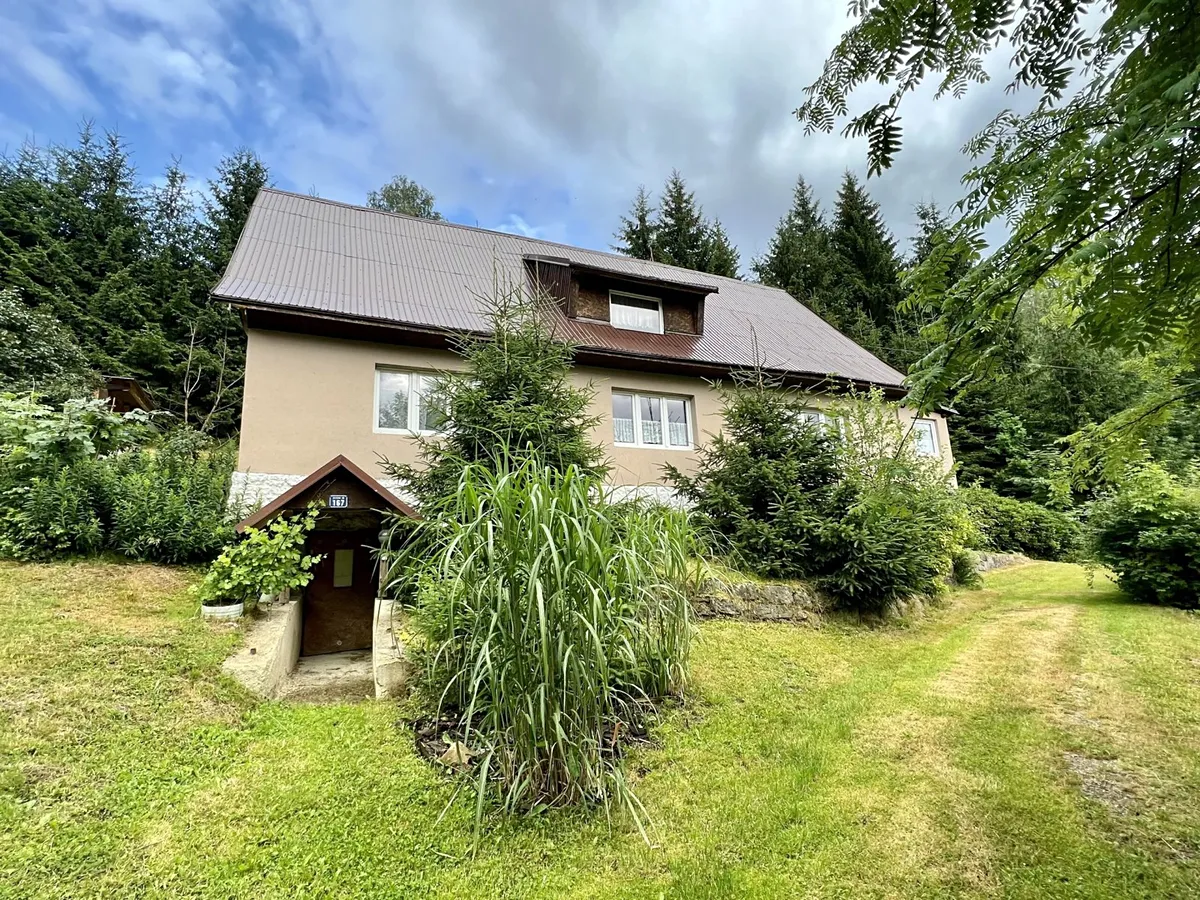 Prodej chalupy 380 m², pozemek 2691 m²